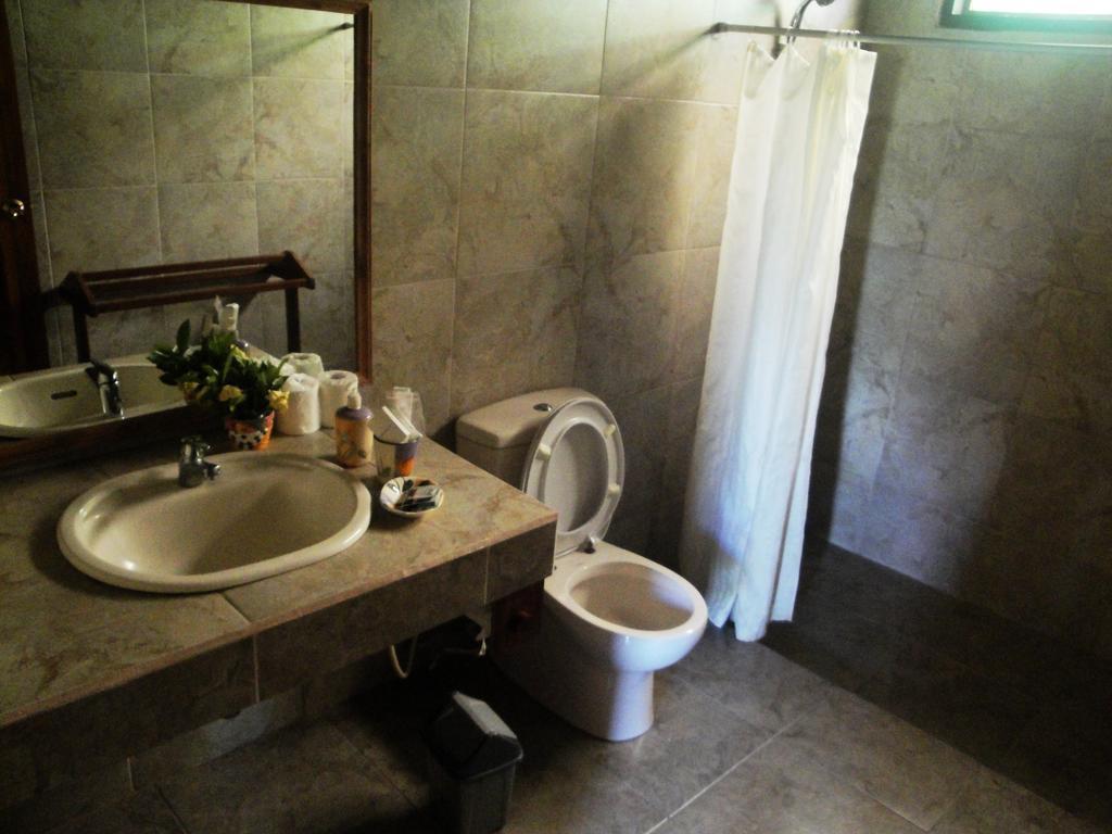 Gardenia Country Inn Tomohon Δωμάτιο φωτογραφία