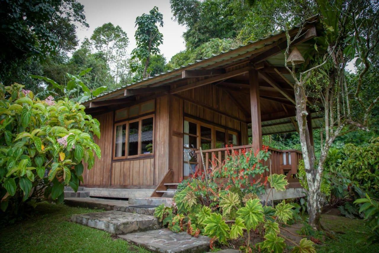 Gardenia Country Inn Tomohon Εξωτερικό φωτογραφία
